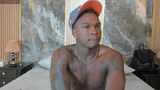 Snapshot of Troykhalil chatting on March 15, 2:24 am Troykhalil online show from March 15, 2:24 am