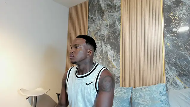 Snapshot of Troykhalil chatting on March 20, 8:19 pm Troykhalil online show from March 20, 8:19 pm