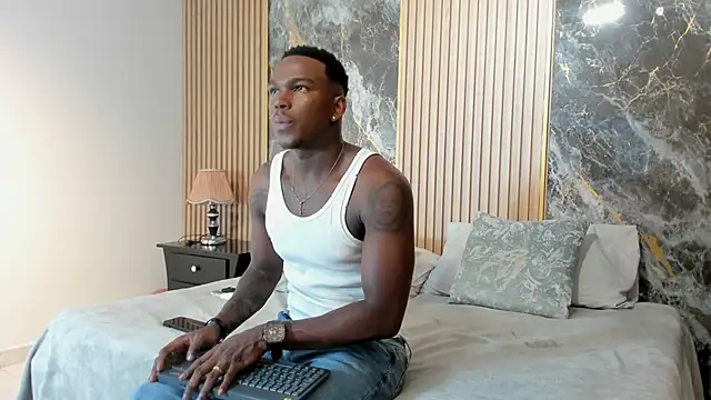 Snapshot of Troykhalil chatting on March 21, 8:18 pm Troykhalil online show from March 21, 8:18 pm