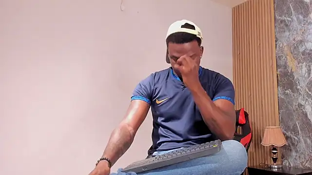 Snapshot of Troykhalil chatting on September 9, 11:59 pm Troykhalil online show from September 9, 11:59 pm