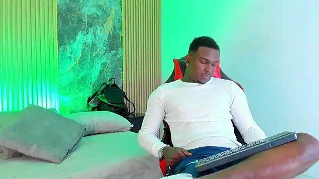 Snapshot of Troykhalil chatting on September 24, 8:34 pm Troykhalil online show from September 24, 8:34 pm