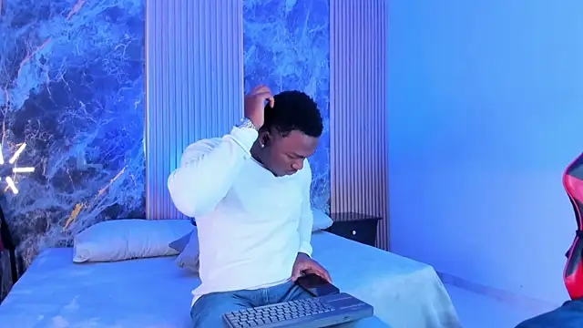 Snapshot of Troykhalil chatting on October 1, 9:21 pm Troykhalil online show from October 1, 9:21 pm