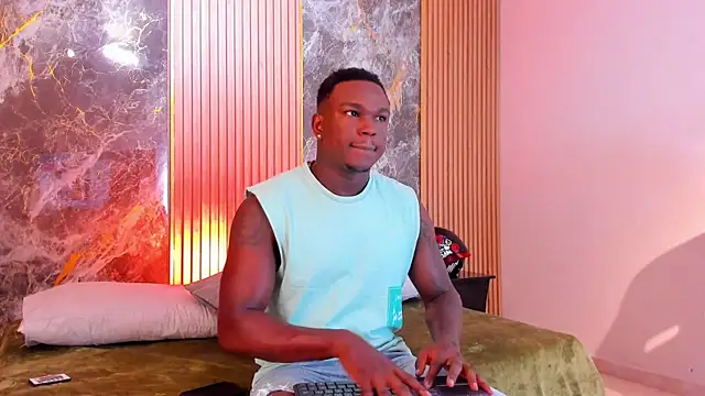 Snapshot of Troykhalil chatting on October 9, 9:02 pm Troykhalil online show from October 9, 9:02 pm