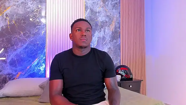 Snapshot of Troykhalil chatting on October 12, 4:11 am Troykhalil online show from October 12, 4:11 am