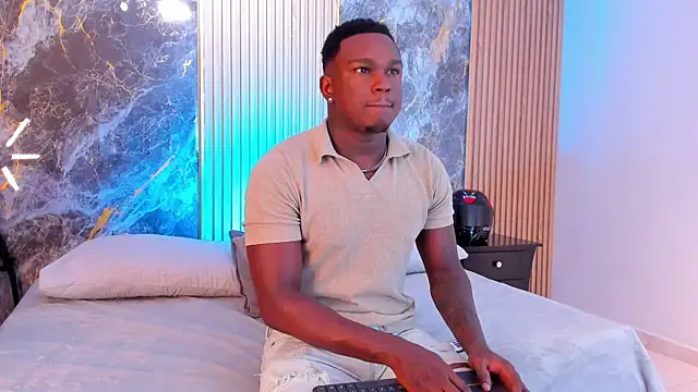 Snapshot of Troykhalil chatting on October 17, 9:17 pm Troykhalil online show from October 17, 9:17 pm