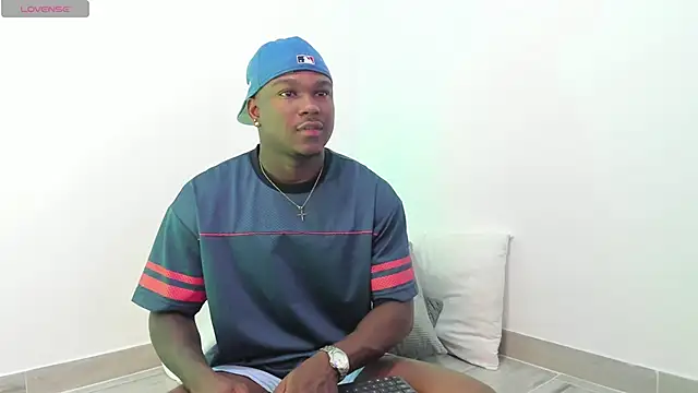 Snapshot of Troykhalil chatting on November 9, 9:24 pm Troykhalil online show from November 9, 9:24 pm