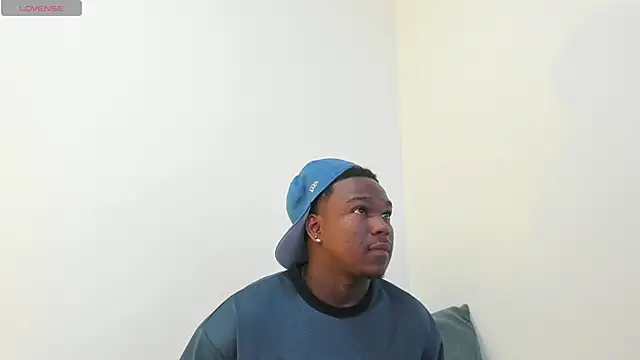 Snapshot of Troykhalil chatting on November 13, 10:52 pm Troykhalil online show from November 13, 10:52 pm