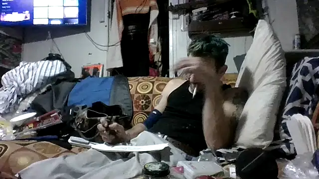 Snapshot of gettinit2wice chatting on June 5, 2:29 am gettinit2wice online show from June 5, 2:29 am
