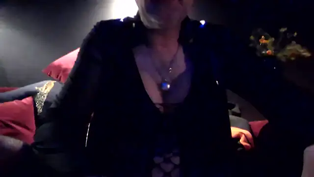 biffboff123 online show from June 16, 10:23 pm