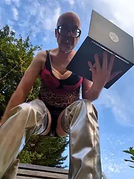 biffboff123 online show from July 10, 5:01 am