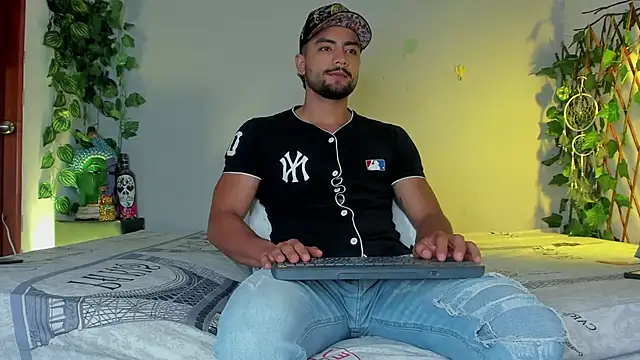 Snapshot of Jaxxon_ chatting on February 25, 3:49 pm Jaxxon online show from February 25, 3:49 pm