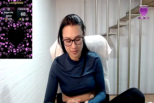 Jessie Desire online show from November 20, 6:02 am