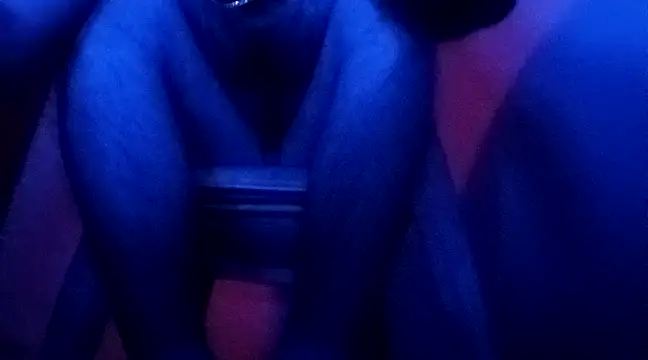 Snapshot of Chatoxxx614 chatting on December 31, 11:42 am Chatoxxx614 online show from December 31, 11:42 am