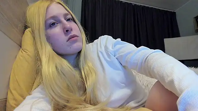 lola forever online show from December 20, 7:12 am