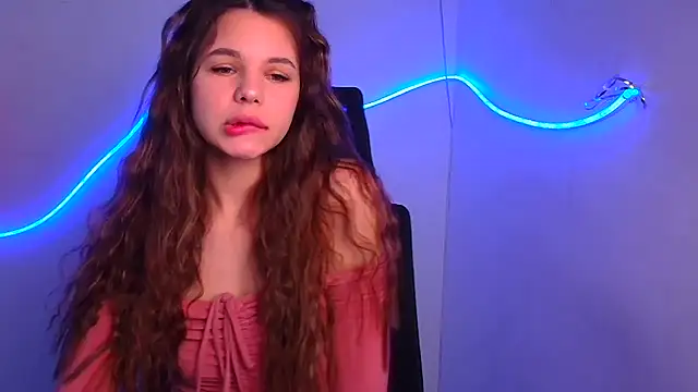 Snapshot of Hanna_Way chatting on February 20, 7:01 am Hanna Way online show from February 20, 7:01 am