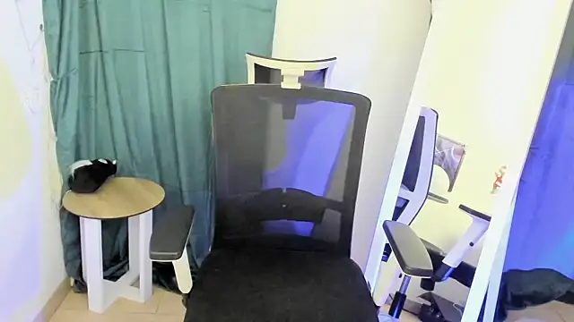 Snapshot of Hanna_Way chatting on March 9, 5:06 pm Hanna Way online show from March 9, 5:06 pm