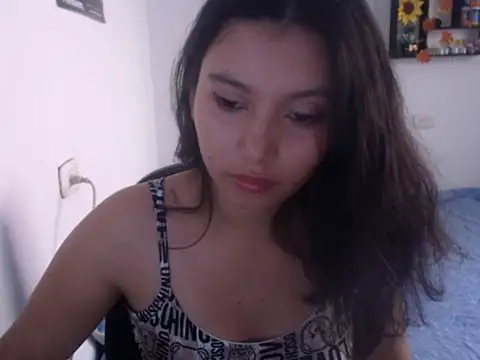 Snapshot of HannaKlein chatting on January 13, 1:49 pm HannaKlein online show from January 13, 1:49 pm
