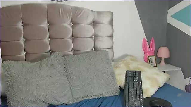 Snapshot of paytonbailey chatting on December 11, 12:02 pm paytonbailey online show from December 11, 12:02 pm