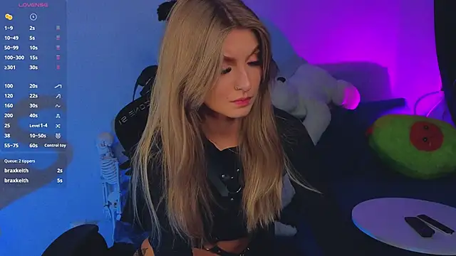 Saillise online show from March 13, 1:43 am