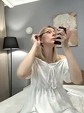 AvelinaLeoni online show from November 7, 5:51 am