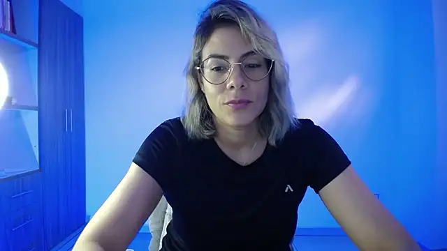 candydowson1 online show from October 24, 9:11 pm