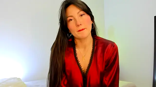 Elle Lee  online show from January 3, 11:23 pm