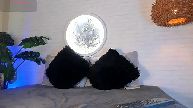 Elise Diamond online show from March 12, 11:33 pm