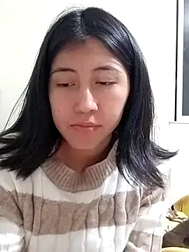 sarah12333 online show from June 21, 2:25 am
