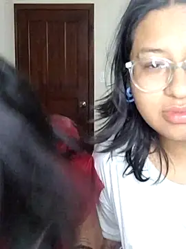 sarah12333 online show from June 30, 12:33 am