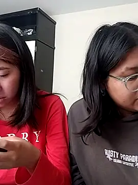 sarah12333 online show from July 24, 8:29 pm