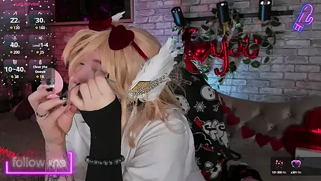 Alex Howell online show from February 10, 8:53 pm