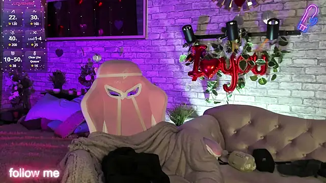 Alex Howell online show from March 10, 8:45 pm