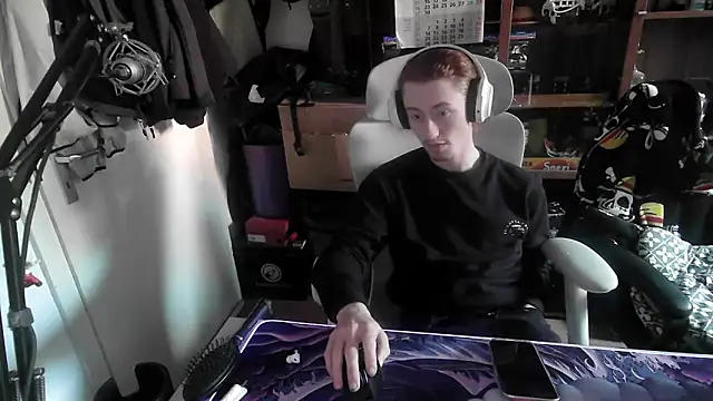 Snapshot of leon29leo chatting on October 1, 12:44 pm leon29leo online show from October 1, 12:44 pm
