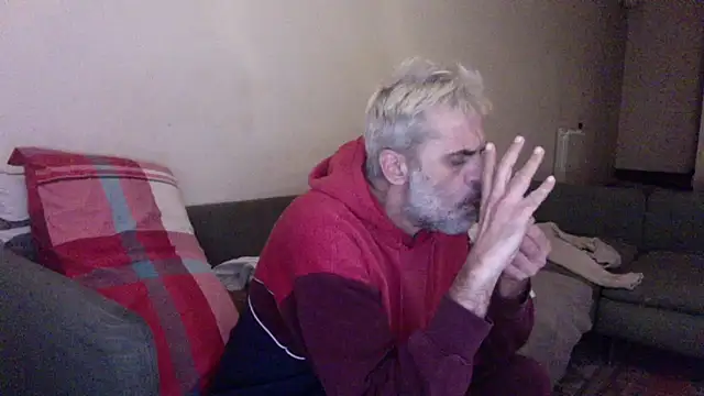 Snapshot of skossa777 chatting on November 9, 5:06 am skossa777 online show from November 9, 5:06 am