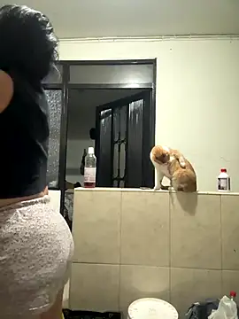 karenlennox1 online show from September 18, 6:26 am