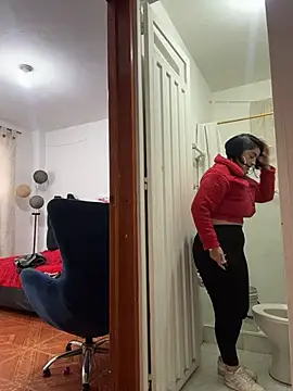 Snapshot of karenlennox1 chatting on January 14, 9:20 pm karenlennox1 online show from January 14, 9:20 pm