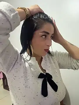 karenlennox1 online show from March 4, 12:05 am