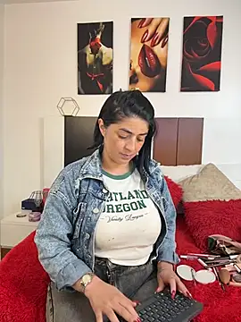 karenlennox1 online show from July 29, 11:58 pm