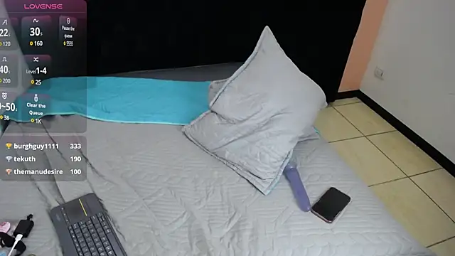 kiitty online show from December 10, 5:44 pm