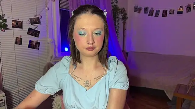Jenny darling love online show from May 4, 6:15 pm