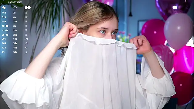 EdlinHargus online show from March 12, 5:02 am