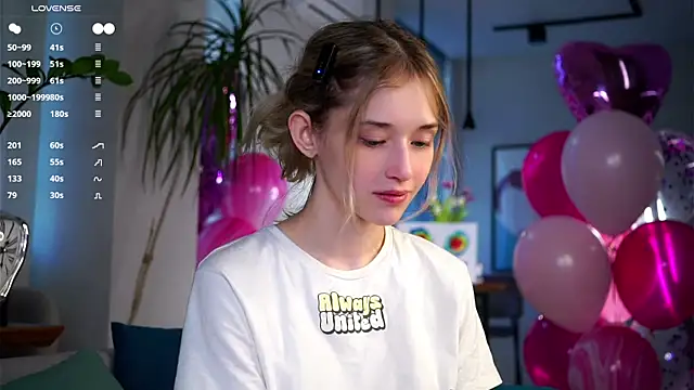 EdlinHargus online show from March 13, 2:49 am