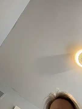 Snapshot of Cherry-red-xo chatting on November 10, 2:49 pm Cherry-red-xo online show from November 10, 2:49 pm