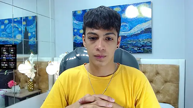 Snapshot of SkinnyBoy_ chatting on September 28, 12:32 pm SkinnyBoy  online show from September 28, 12:32 pm