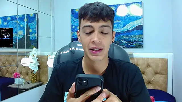 Snapshot of SkinnyBoy_ chatting on October 13, 12:27 pm SkinnyBoy  online show from October 13, 12:27 pm