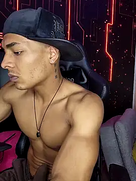 Snapshot of Jhonyblack_1 chatting on October 20, 8:53 pm Jhonyblack 1 online show from October 20, 8:53 pm