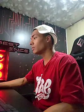 Snapshot of Jhonyblack_1 chatting on November 5, 5:57 pm Jhonyblack 1 online show from November 5, 5:57 pm