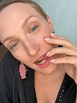 UmaTruewoman online show from February 11, 10:09 am