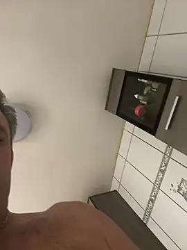 Snapshot of radoka chatting on March 9, 10:19 pm radoka online show from March 9, 10:19 pm