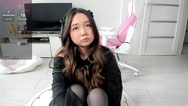 Snapshot of Fluffy_Rose chatting on May 18, 3:13 am Fluffy Rose online show from May 18, 3:13 am